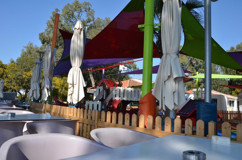 Pebble Beach Holiday Apartments Limisso Esterno foto