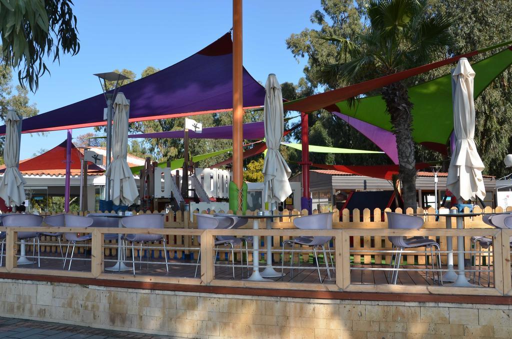 Pebble Beach Holiday Apartments Limisso Esterno foto