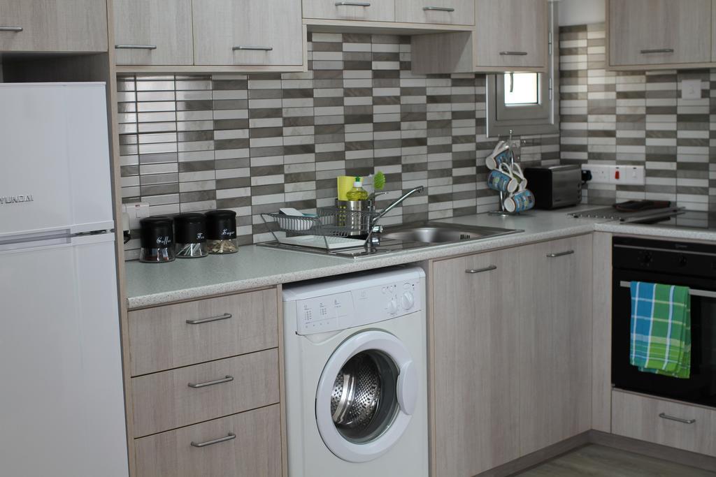 Pebble Beach Holiday Apartments Limisso Esterno foto