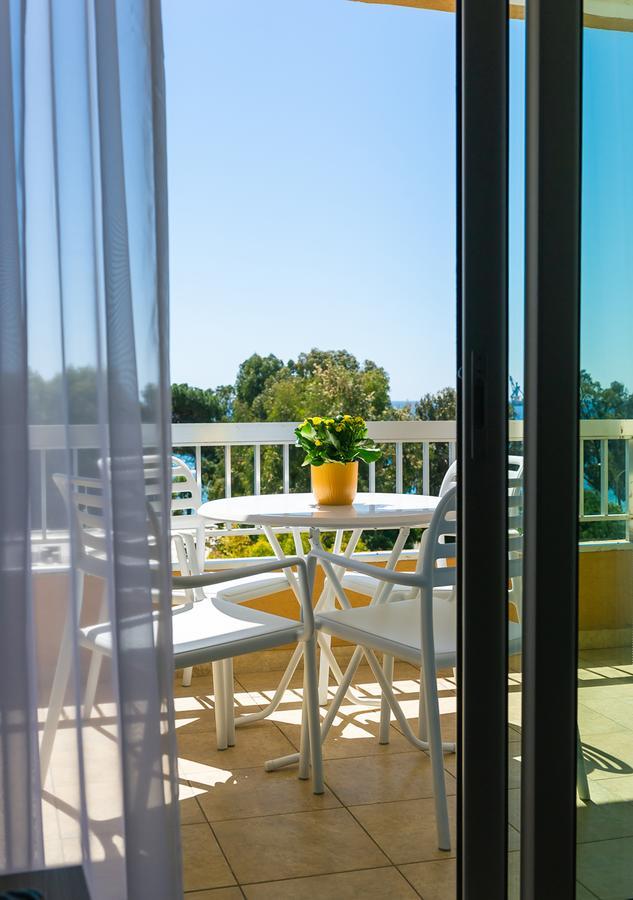 Pebble Beach Holiday Apartments Limisso Esterno foto